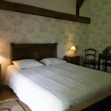 Chateau De Pernan Avy