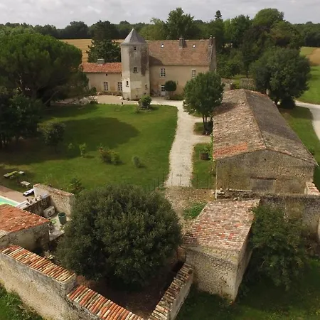 Chateau De Pernan Bed & Breakfast *